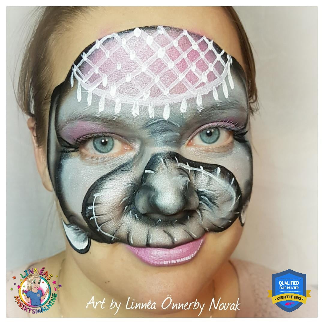 Circus Elephant Face Paint Video by Linnéa Önnerby Novak