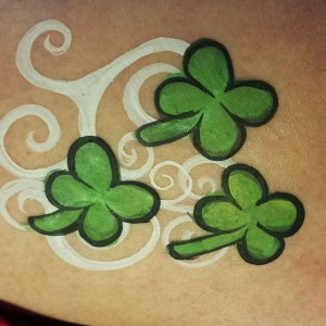 Tutorial: Fun & Easy Four Leaf Clover Design