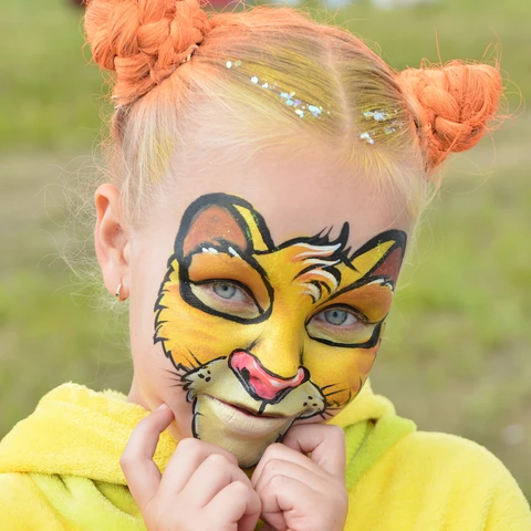 Easy Pumpkin Face Paint Design - Tutorials & Videos 