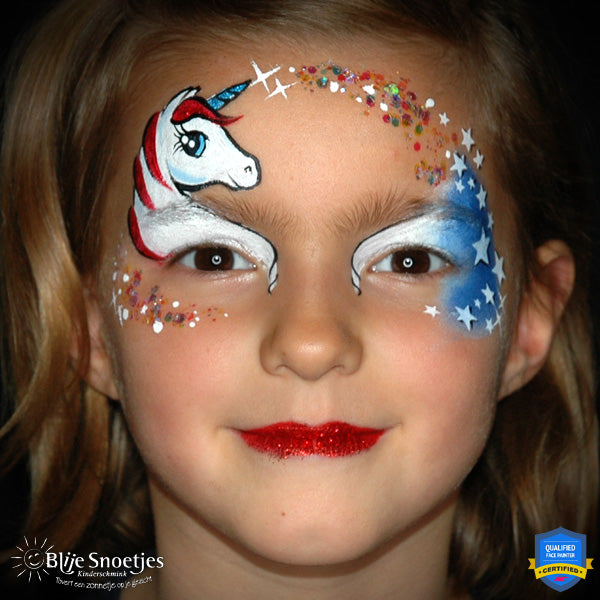 Easy and Quick Patriotic Unicorn Mask by Annabel Hoogeveen