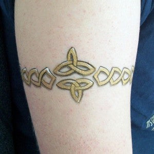 How to Create a Celtic Golden Armband