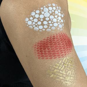 How to Use Glitter with Stencils Video by Melissa Munn