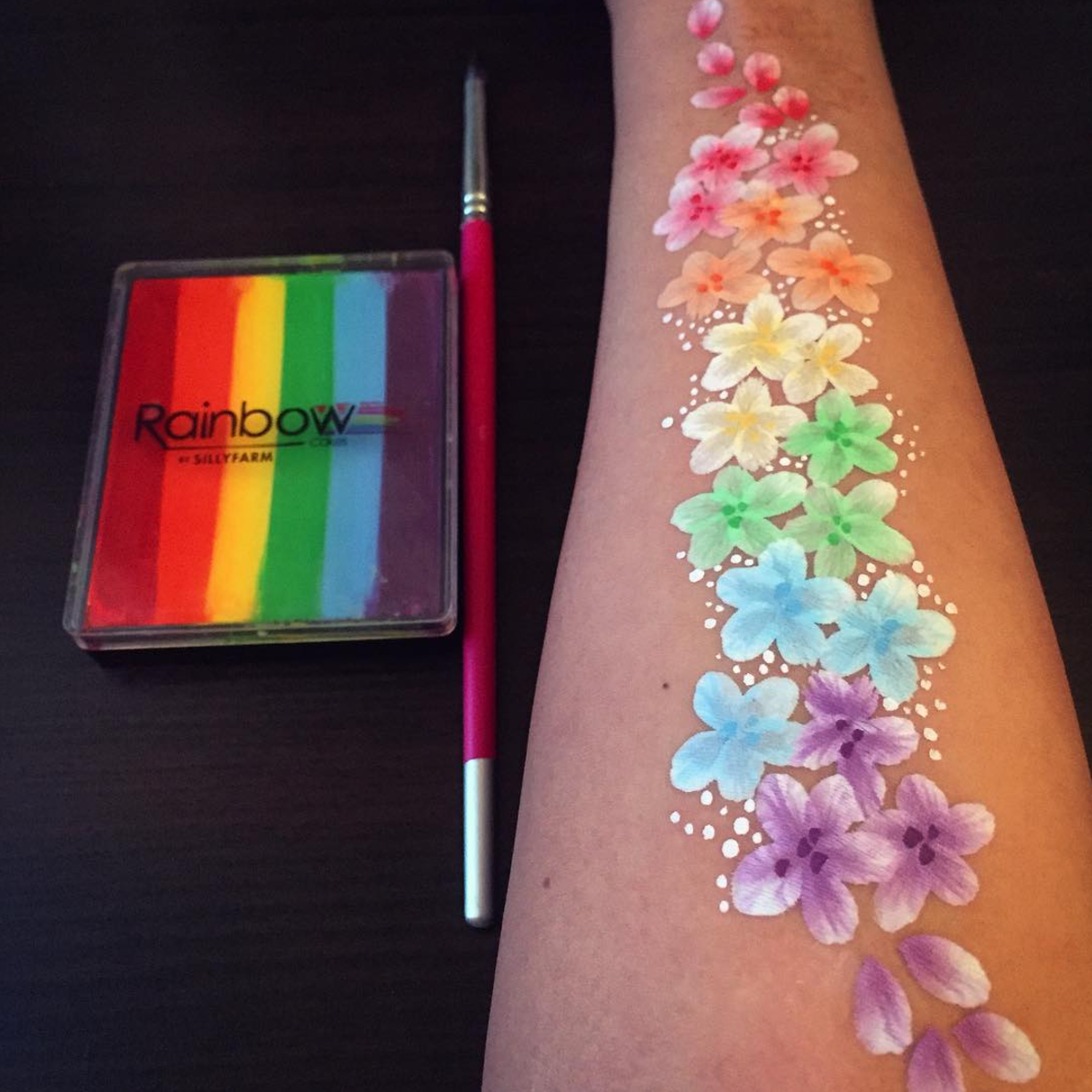 Video: Rainbow Flowers Arm Design